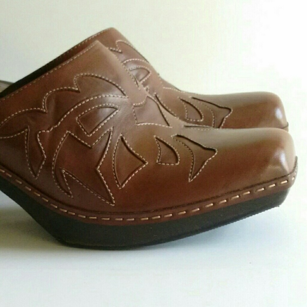 Gianni Bini brown leather mules/clogs - Picture 3 of 8